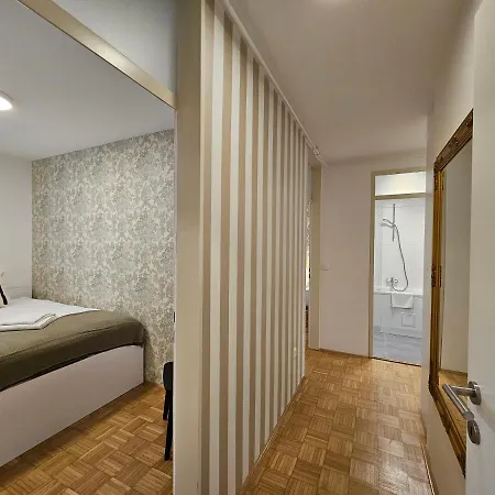 Martin In The Center Apartman *