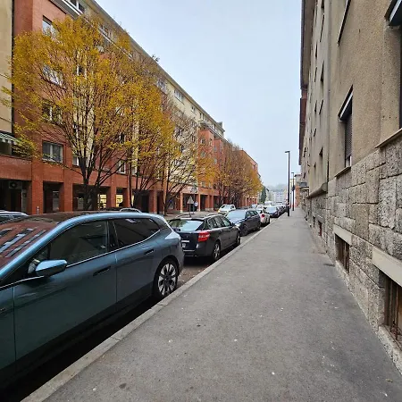 Martin In The Center Любляна