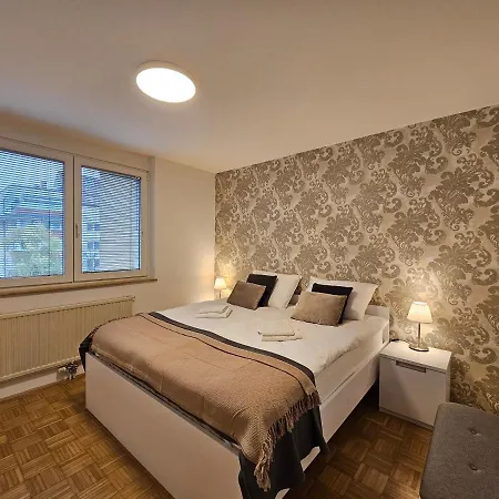 Martin In The Center *