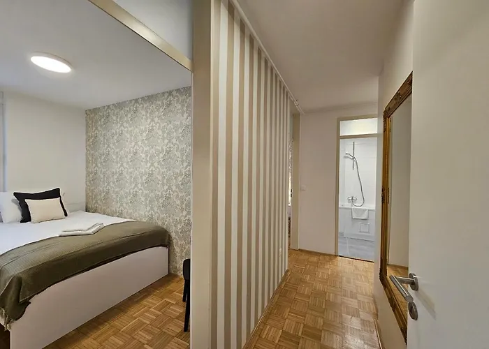 Martin In The Center شقة *